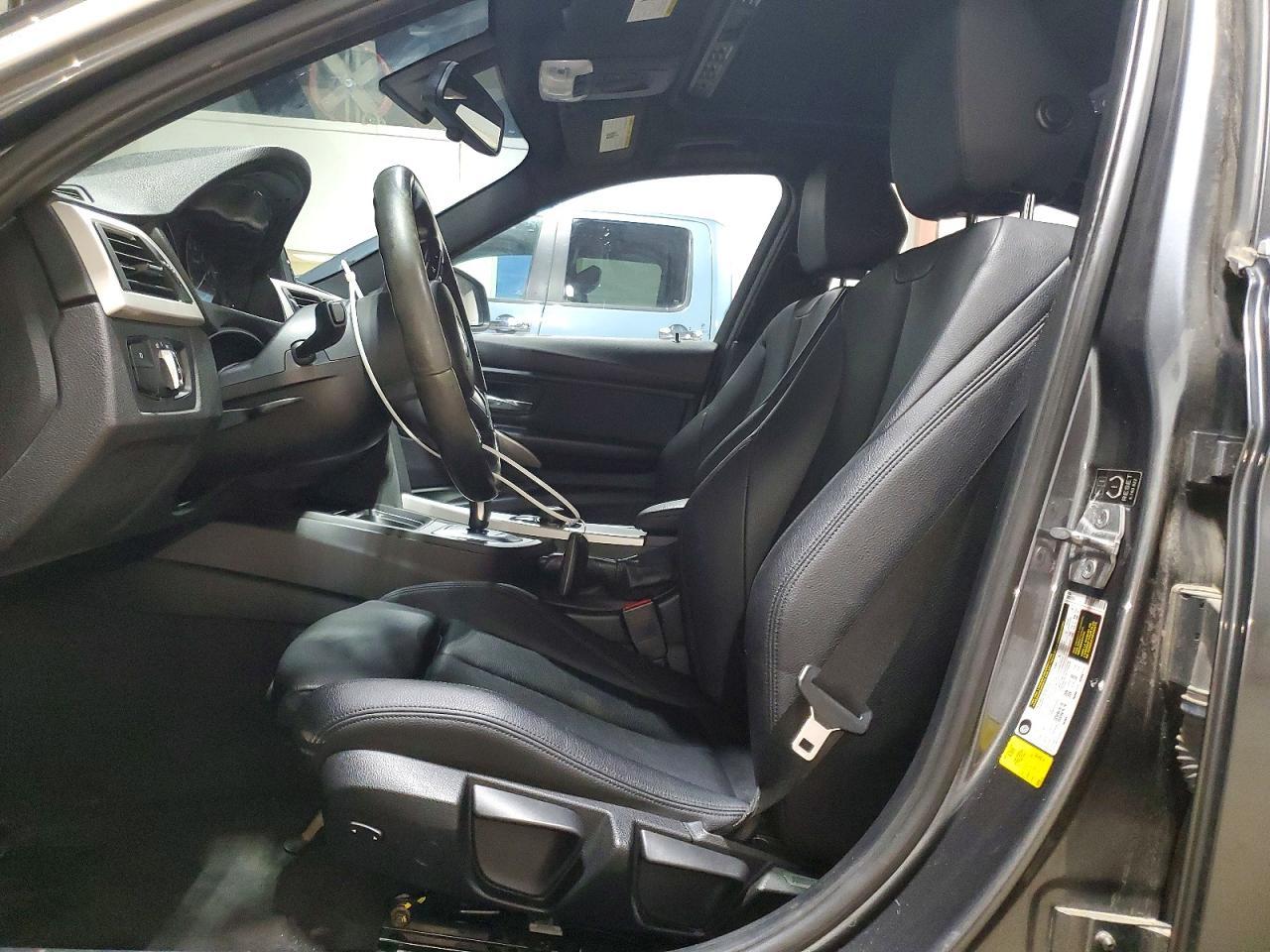 2015 BMW 320 I - zdjęcie 7