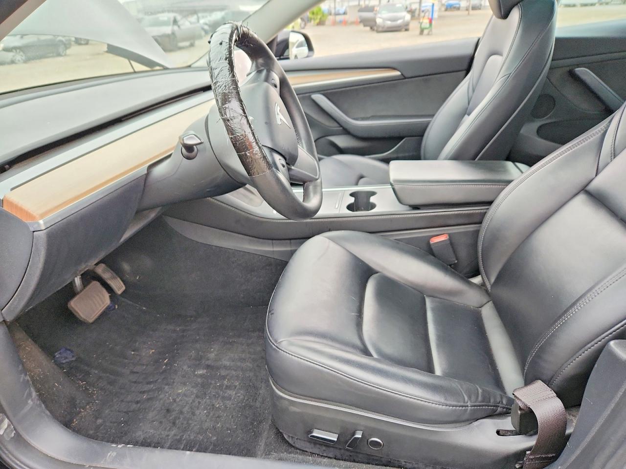 2023 Tesla Model 3 - zdjęcie 13