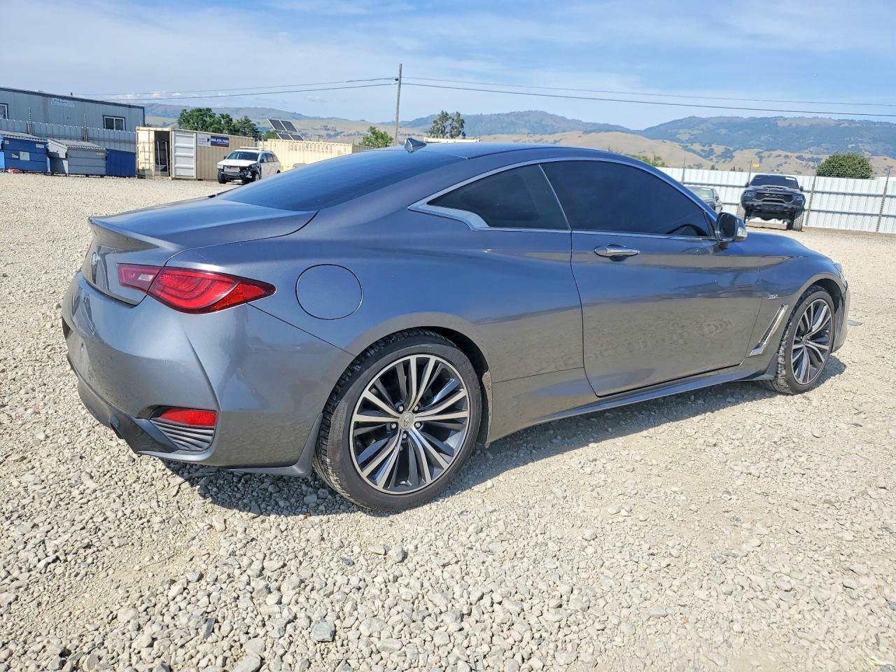 2017 Infiniti Q60 3.0T Premium - zdjęcie 3