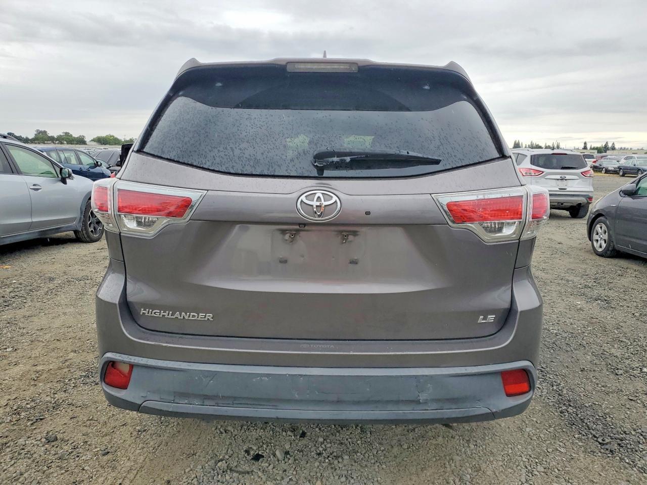 2014 Toyota Highlander Le Plus - zdjęcie 6