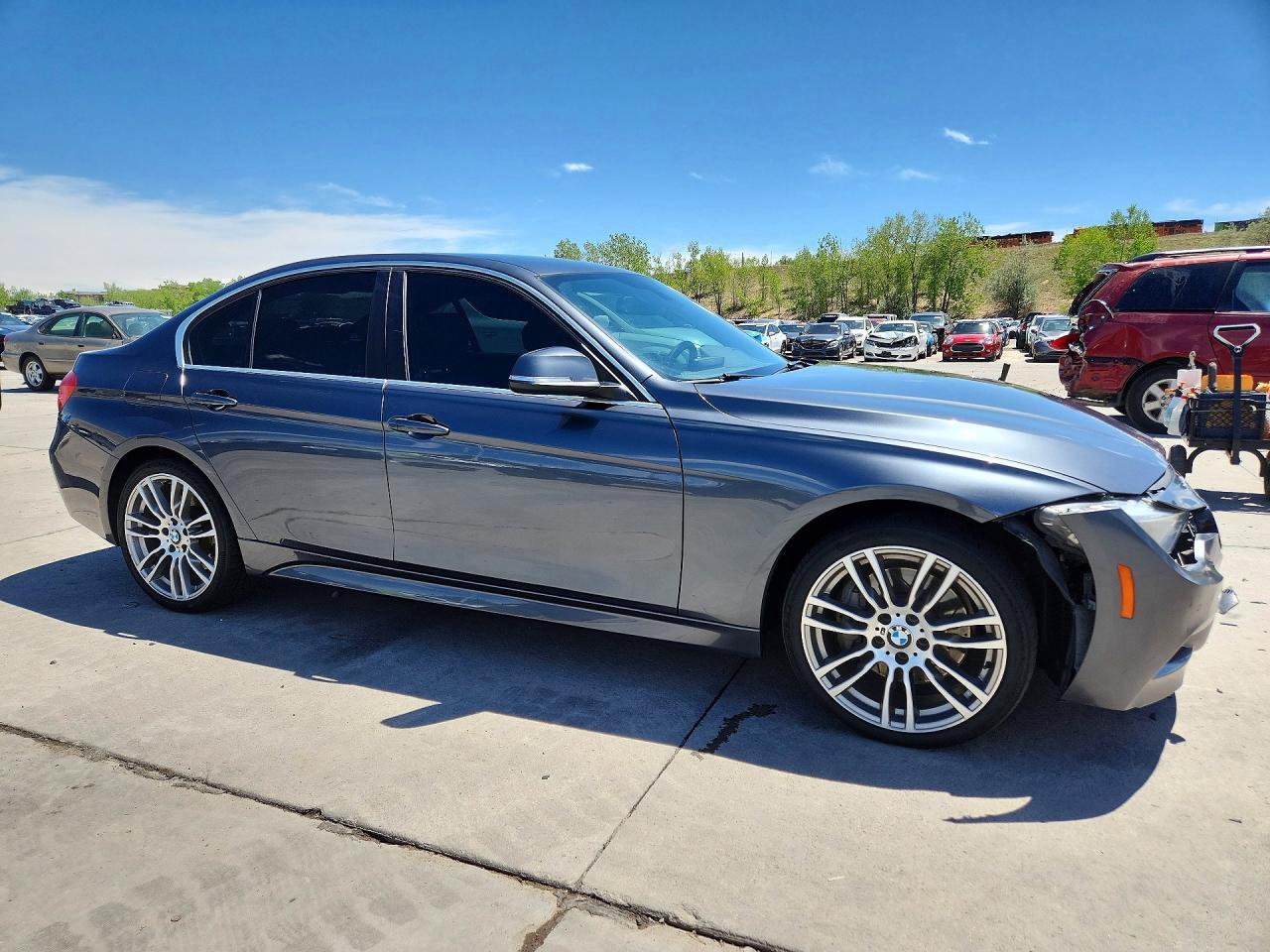 2015 BMW 335 Xi - zdjęcie 4