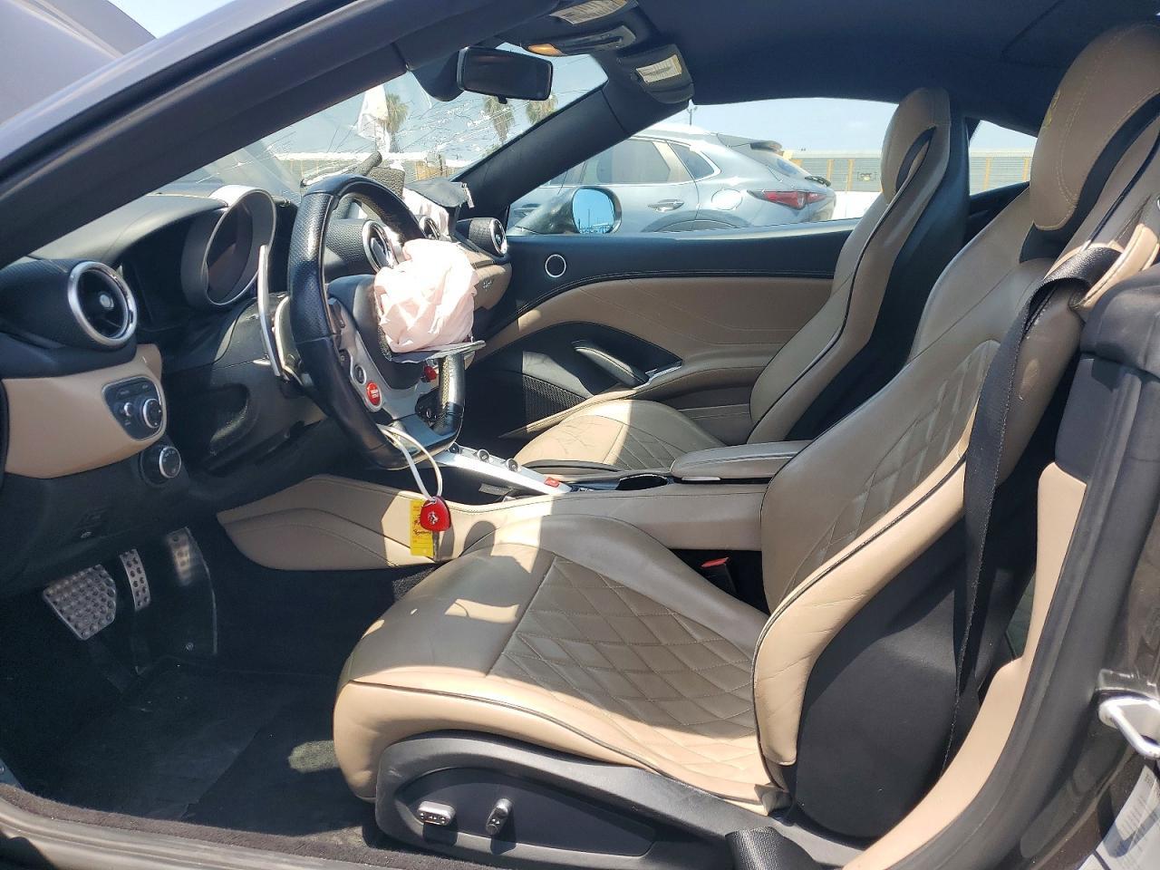 2016 Ferrari California T - zdjęcie 7