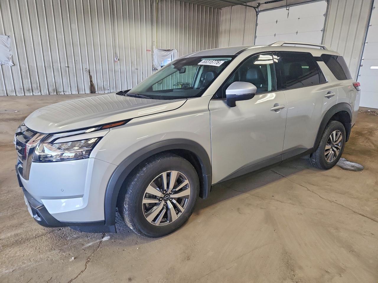 2023 Nissan Pathfinder S - zdjęcie główne