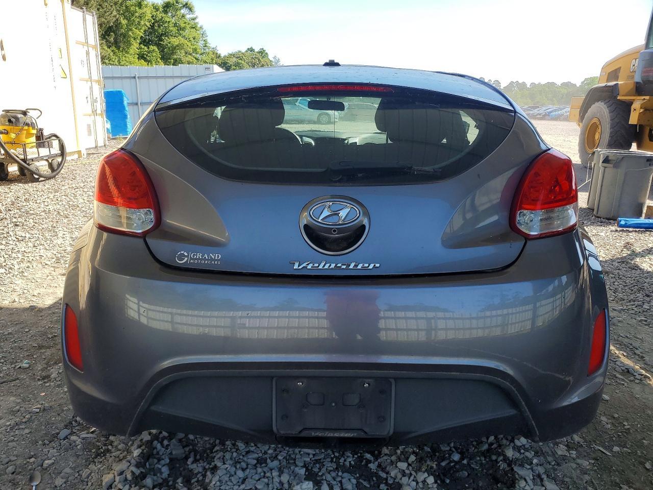 2016 Hyundai Veloster Base - zdjęcie 6