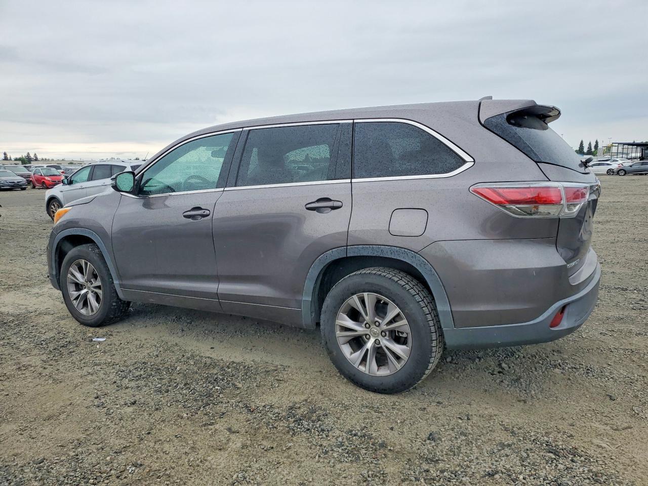 2014 Toyota Highlander Le Plus - zdjęcie 2