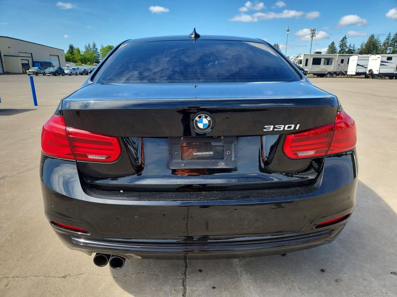 2017 BMW 330 I - zdjęcie 6