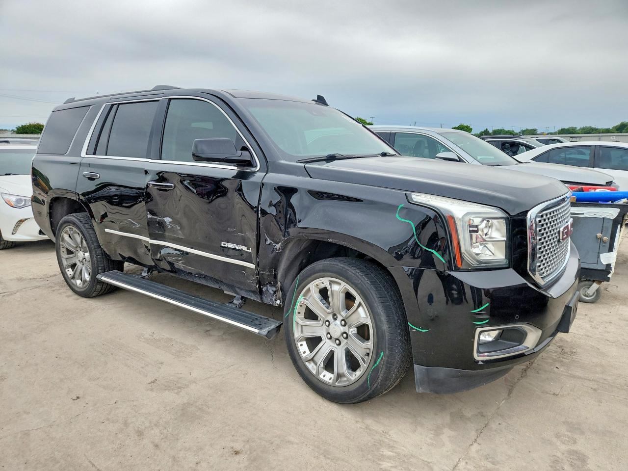 2016 GMC Yukon Denali - zdjęcie 4