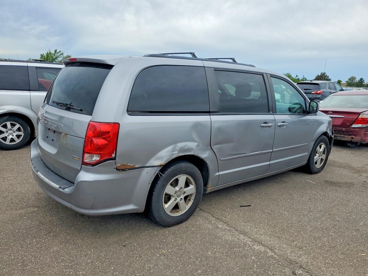 2013 Dodge Grand Caravan Sxt - zdjęcie 3