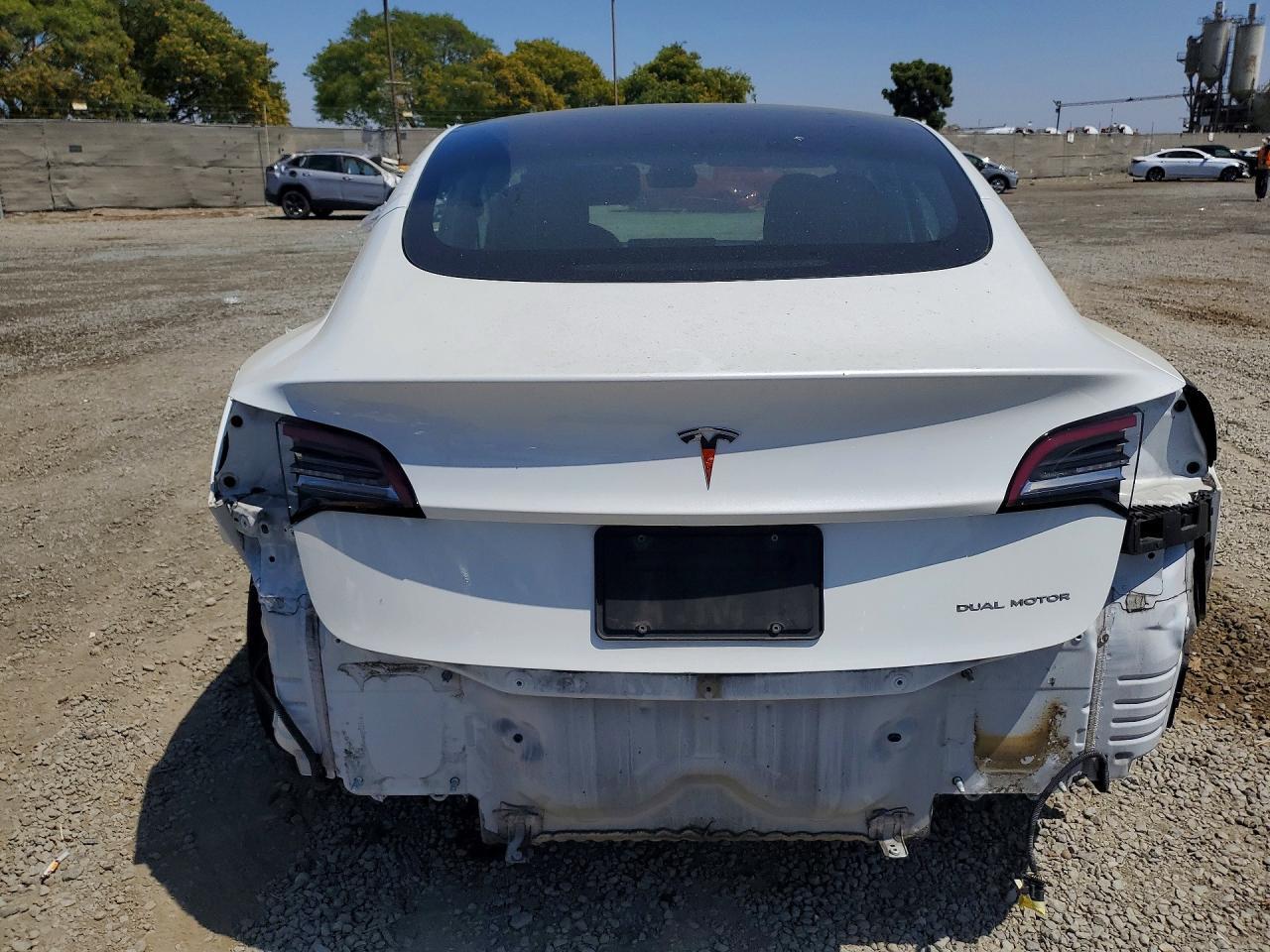 2022 Tesla Model 3 - zdjęcie 6