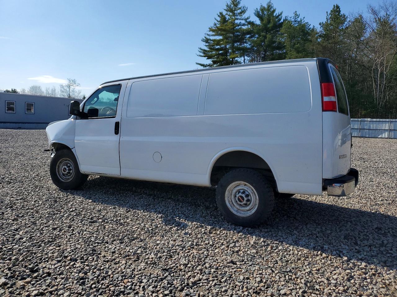 2018 GMC Savana G2500 - zdjęcie 2