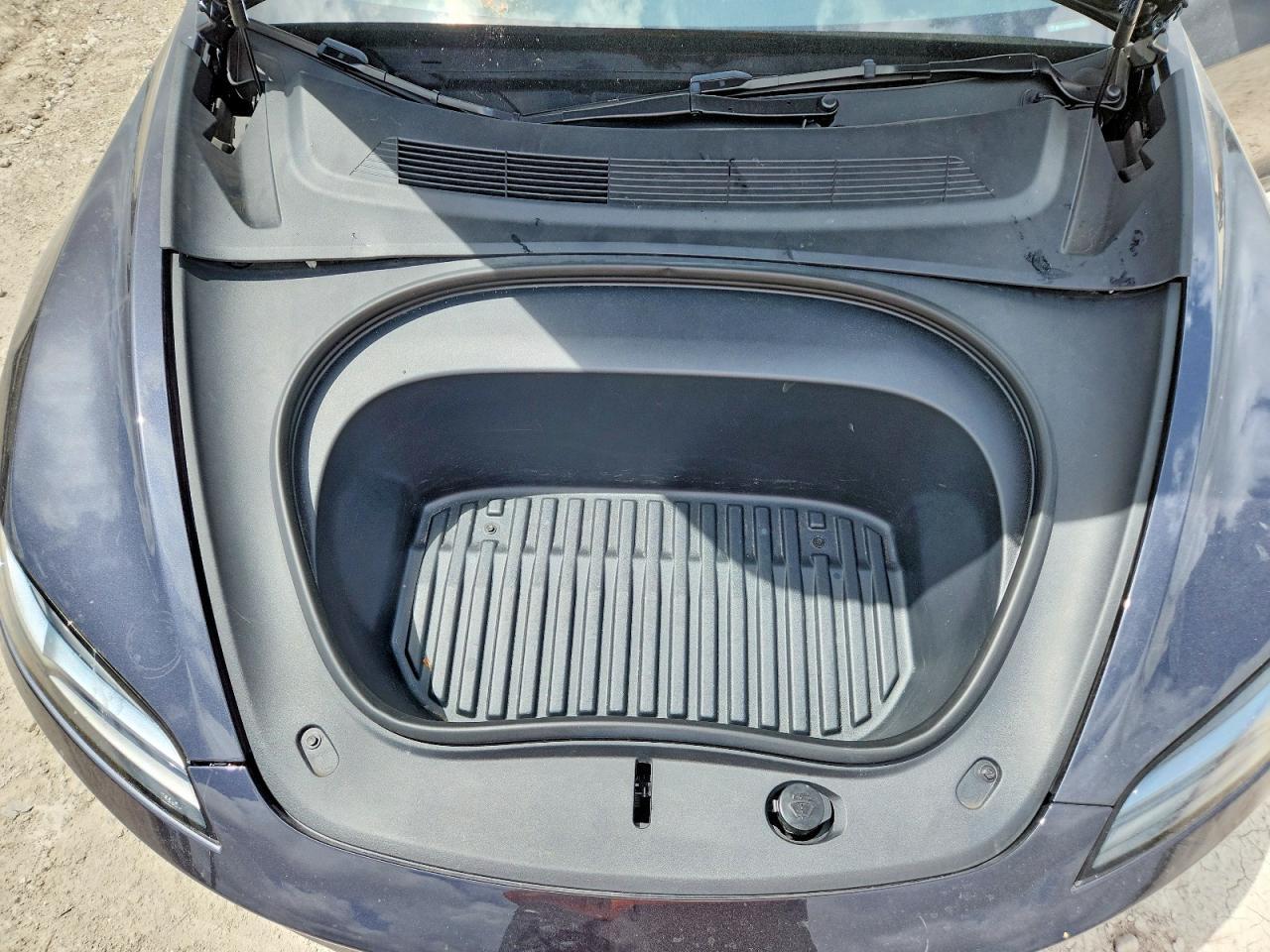 2025 Tesla Model 3 - zdjęcie 11