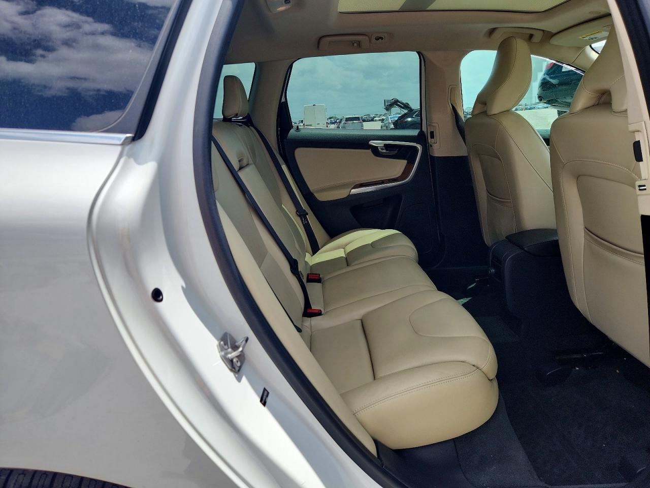 2017 Volvo Xc60 T5 Inscription - zdjęcie 11