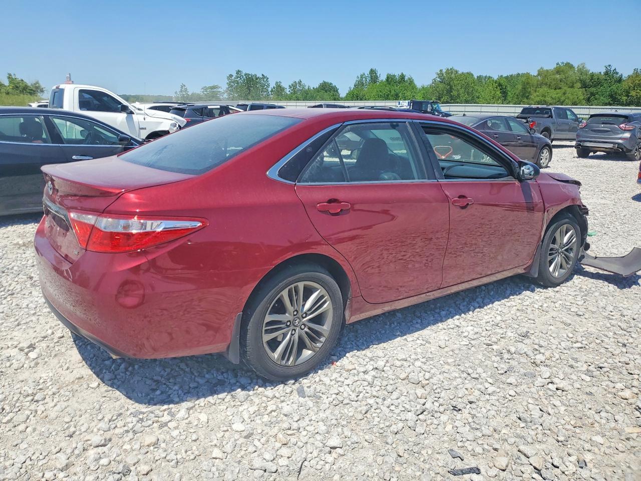 2016 Toyota Camry Le - zdjęcie 3