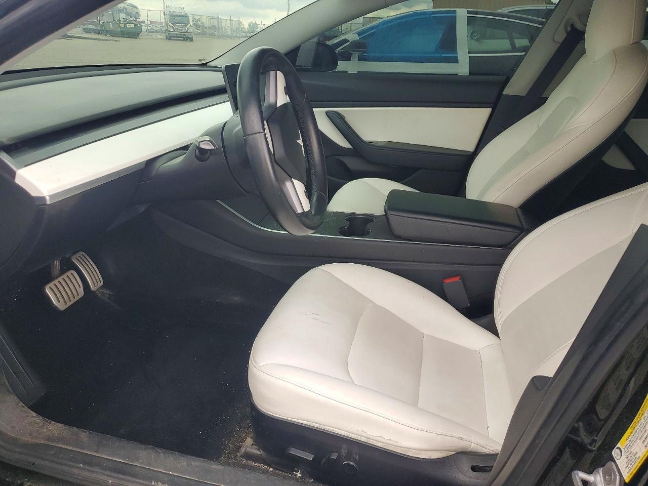 2019 Tesla Model 3 - zdjęcie 7
