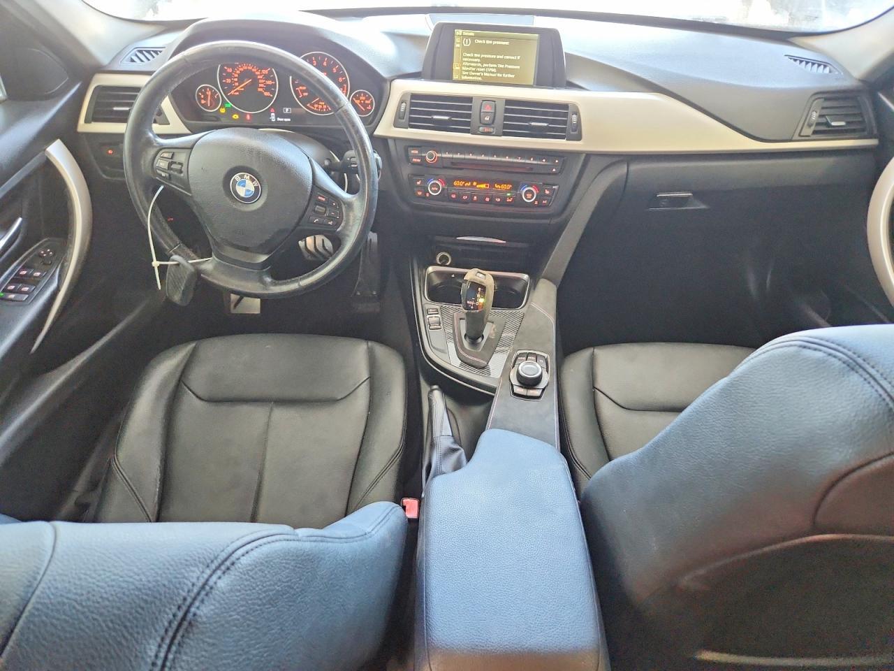 2014 BMW 320 I xDrive - zdjęcie 8