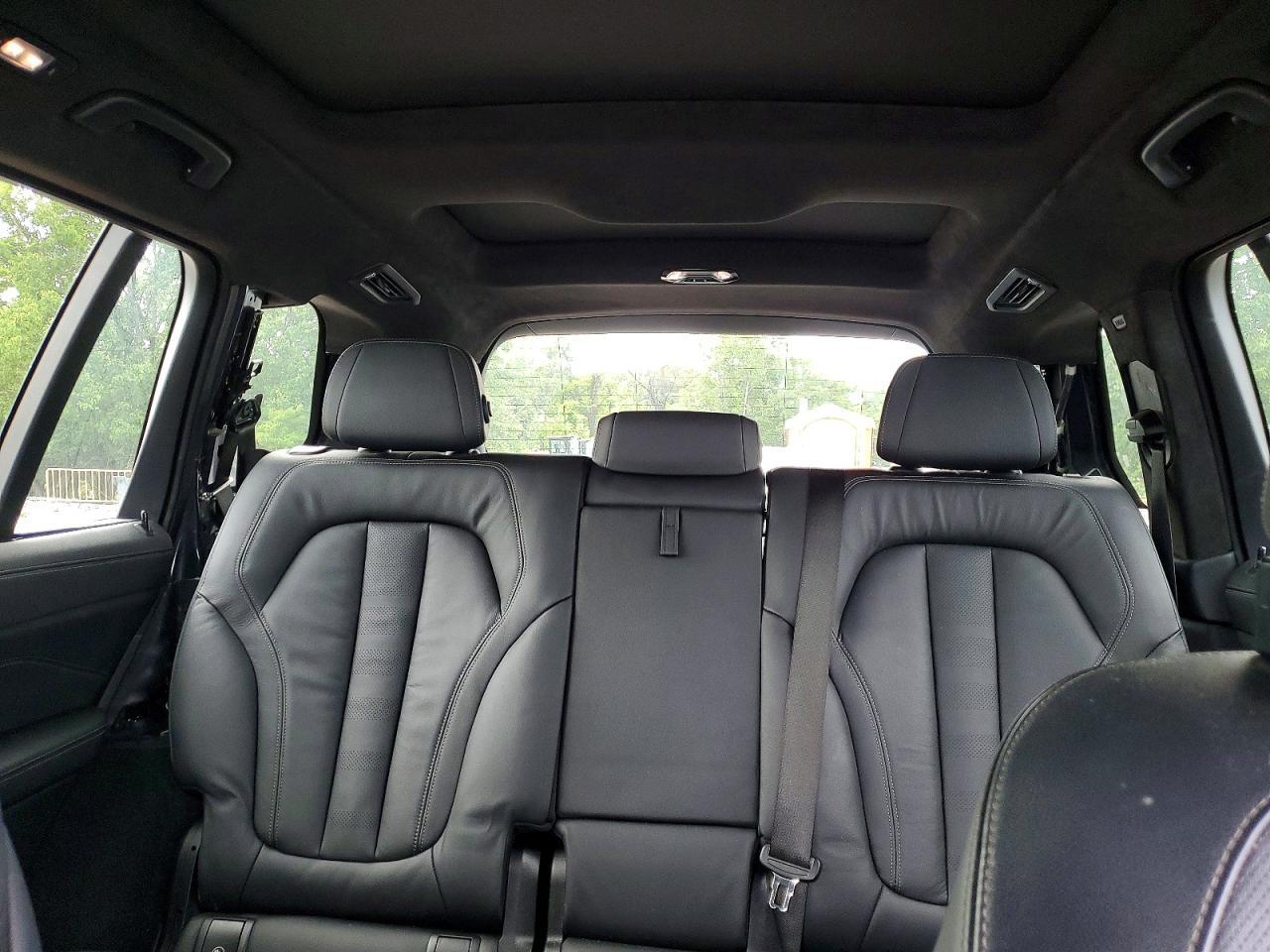 2022 BMW X7 xDrive40I - zdjęcie 10