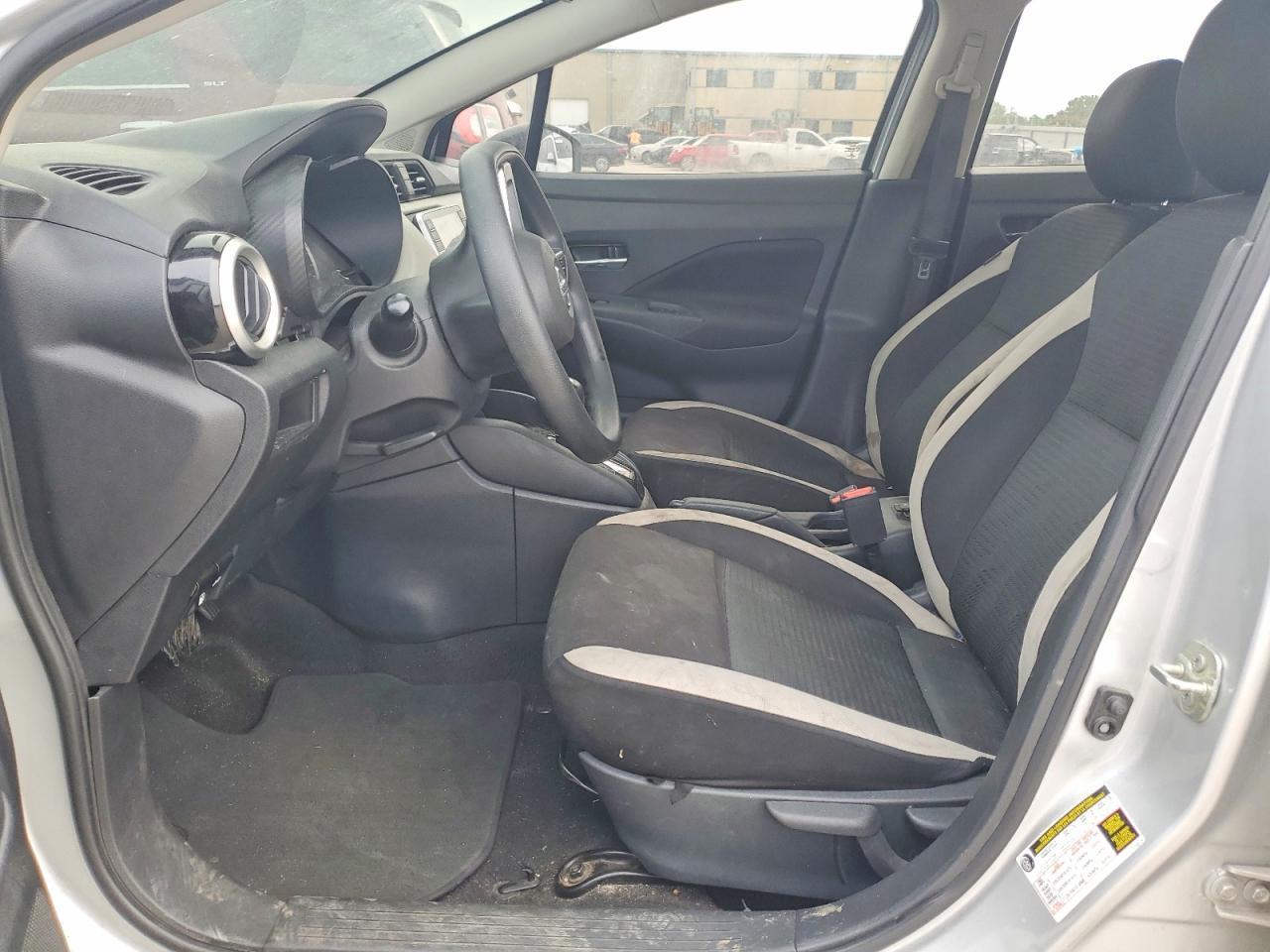 2021 Nissan Versa Sv - zdjęcie 7