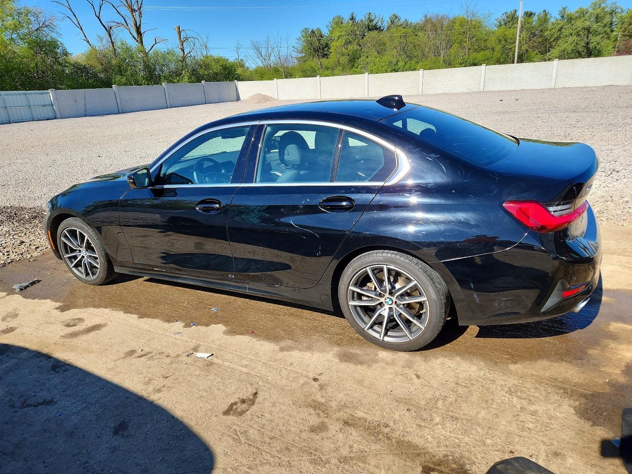2021 BMW 330Xi - zdjęcie 2