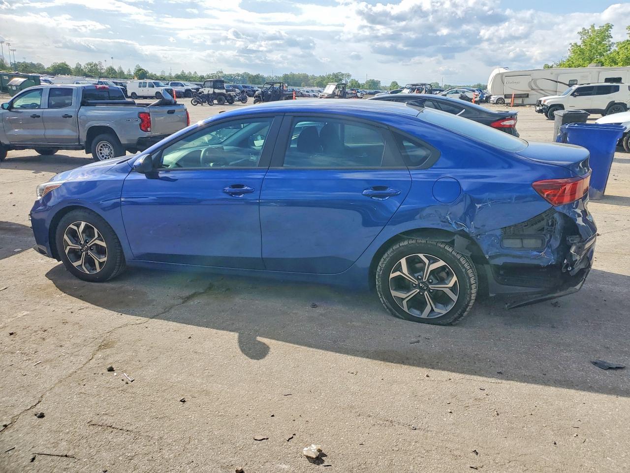 2021 Kia Forte Lxs - zdjęcie 2
