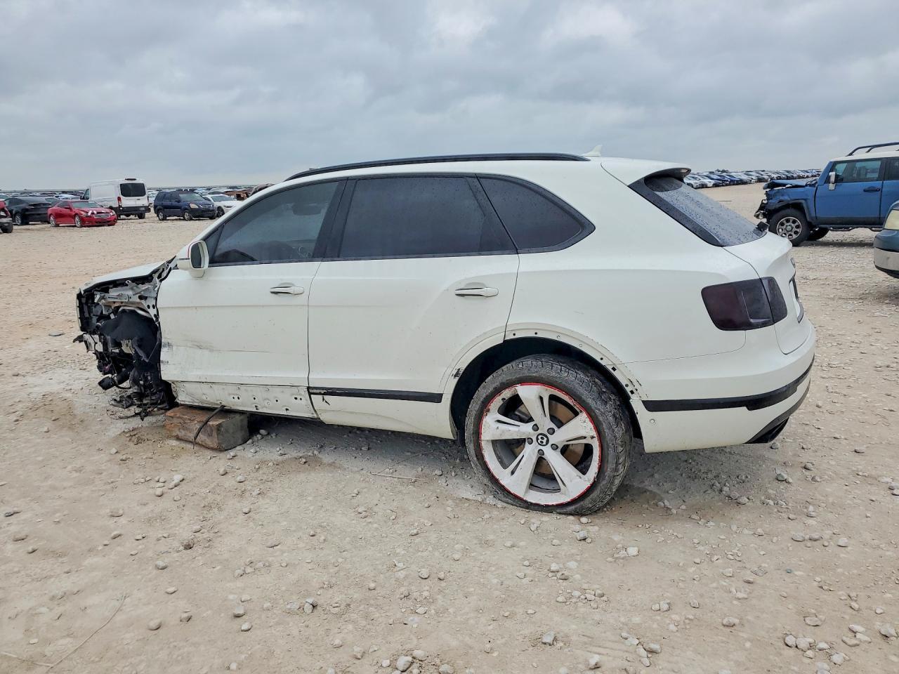 2017 Bentley Bentayga - zdjęcie 2