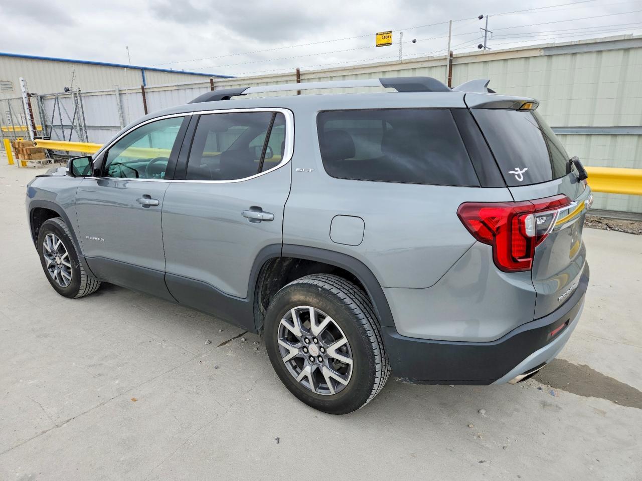 2023 GMC Acadia Slt - zdjęcie 2
