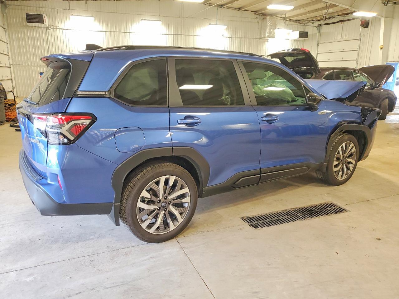 2026 Subaru Forester Touring - zdjęcie 3
