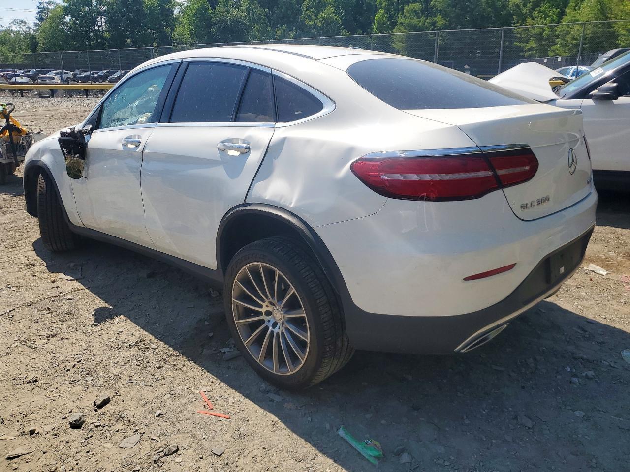 2017 Mercedes-Benz Glc Coupe 300 4Matic - zdjęcie 2