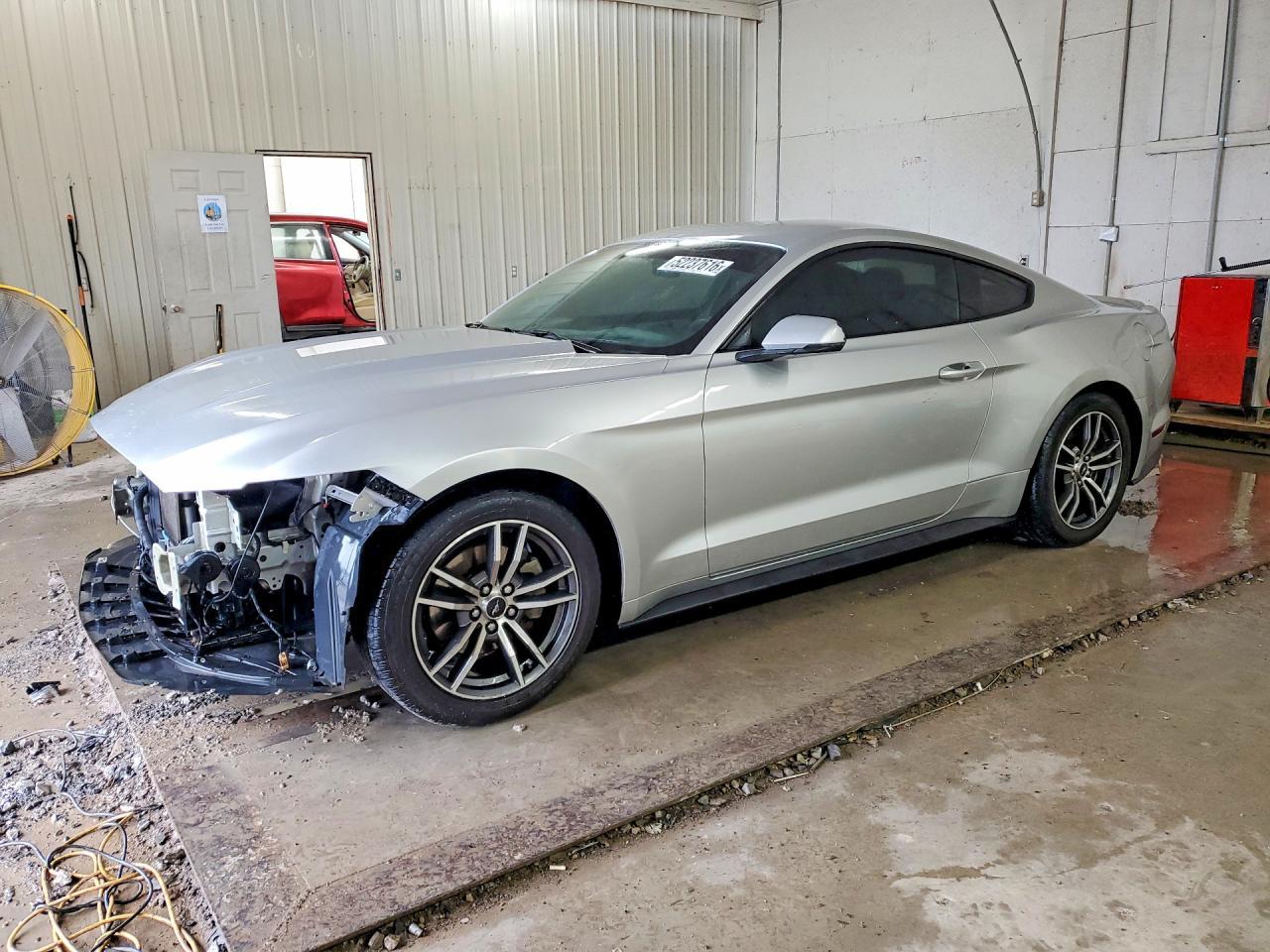 2017 Ford Mustang - zdjęcie główne
