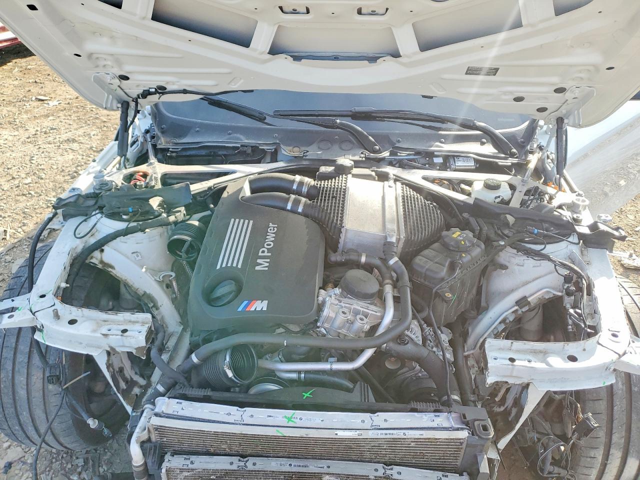 2015 BMW M4 - zdjęcie 11