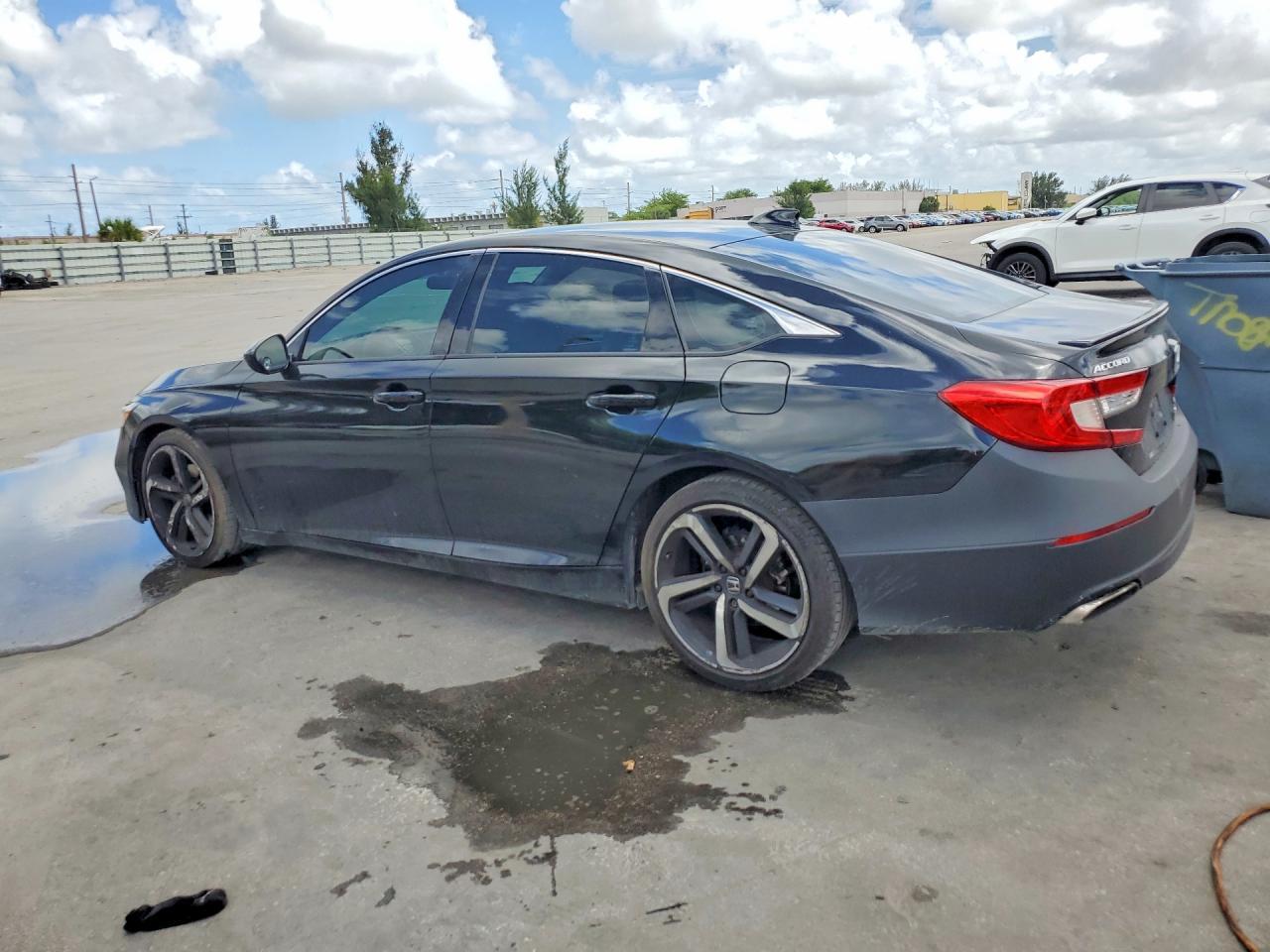 2020 Honda Accord Sport - zdjęcie 2