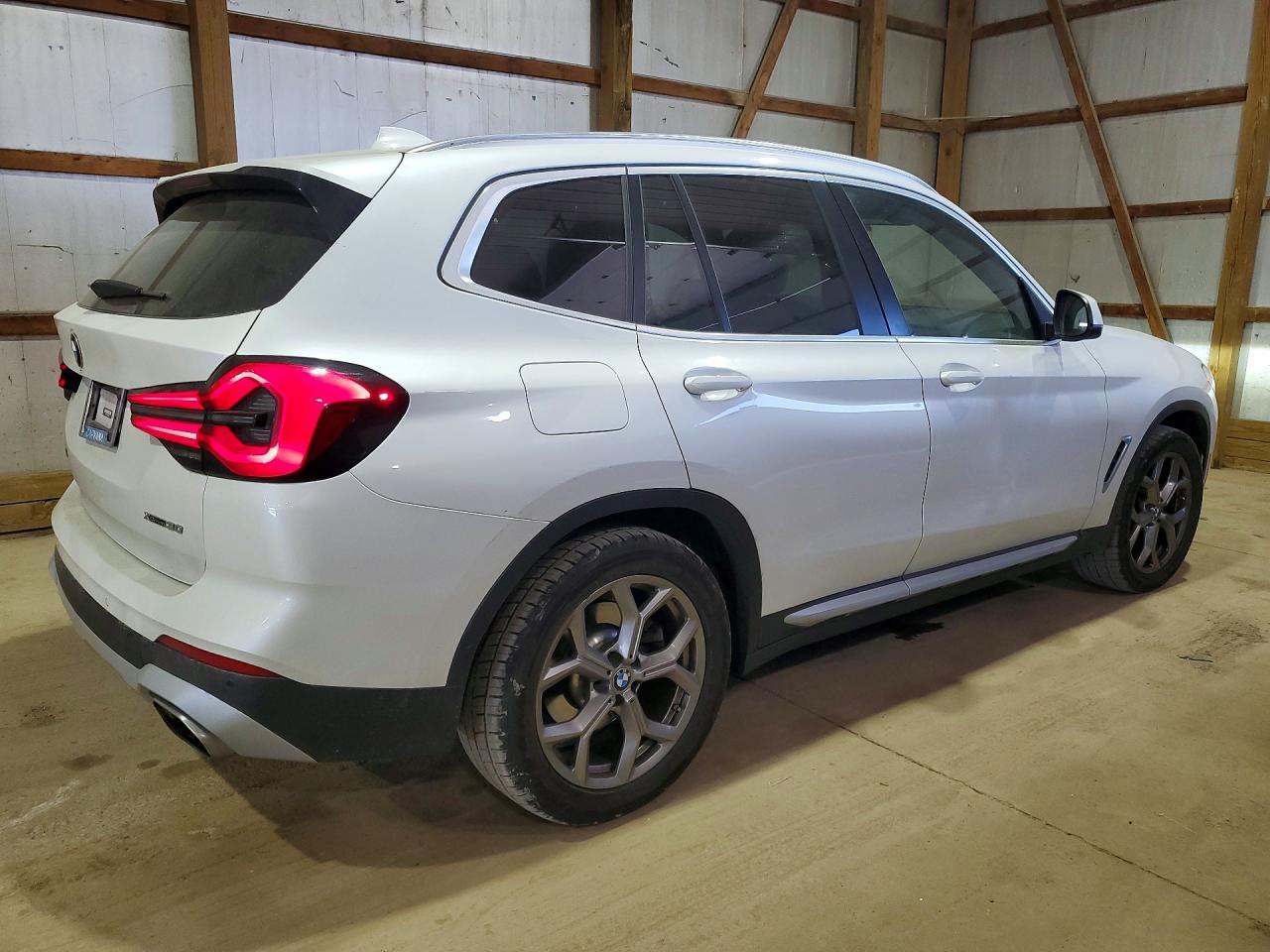 2022 BMW X3 xDrive30I - zdjęcie 3