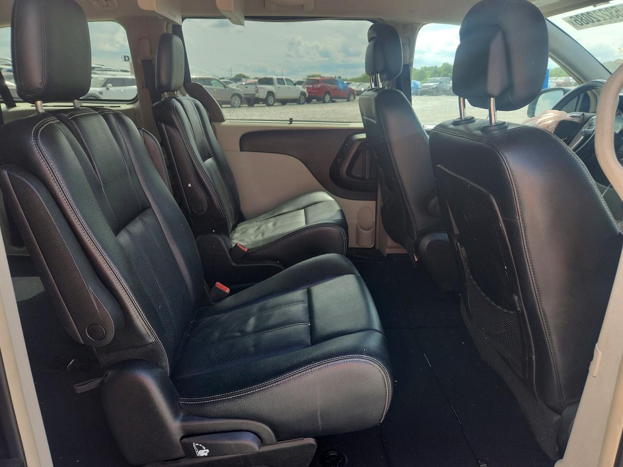 2014 Chrysler Town & Country Touring L - zdjęcie 11
