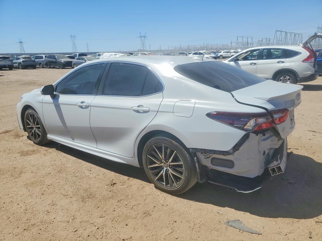 2022 Toyota Camry Se - zdjęcie 2