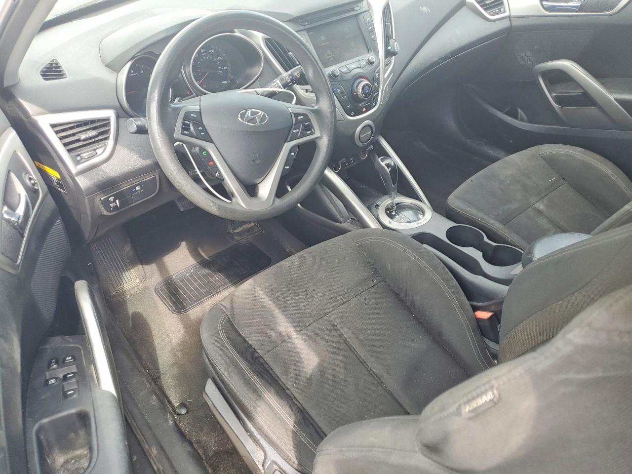 2016 Hyundai Veloster Base - zdjęcie 8
