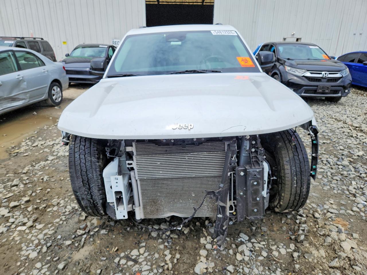 2023 Jeep Grand Cherokee Laredo/Altitude - zdjęcie 5