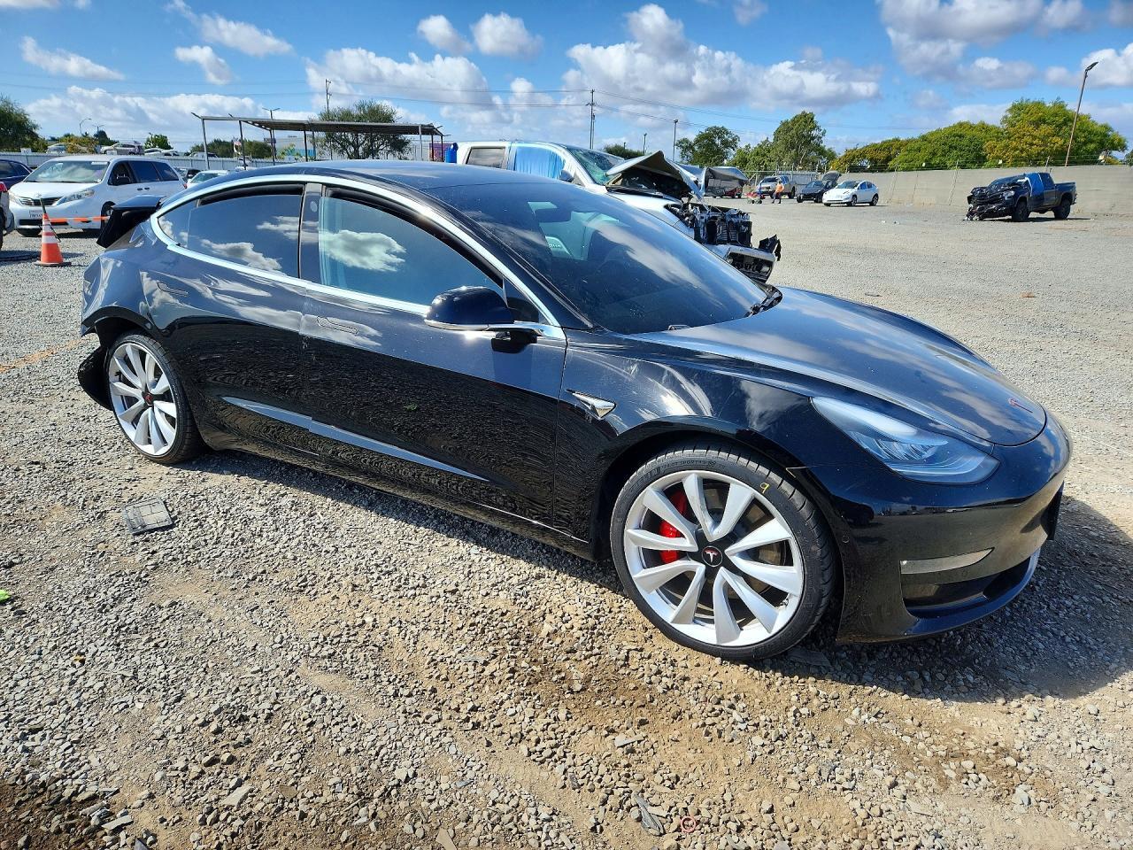2019 Tesla Model 3 - zdjęcie 4