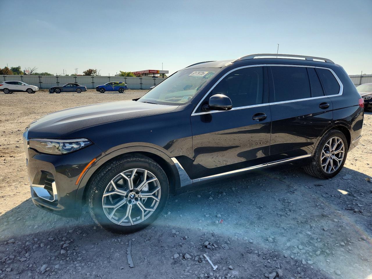 2021 BMW X7 xDrive40I - zdjęcie główne