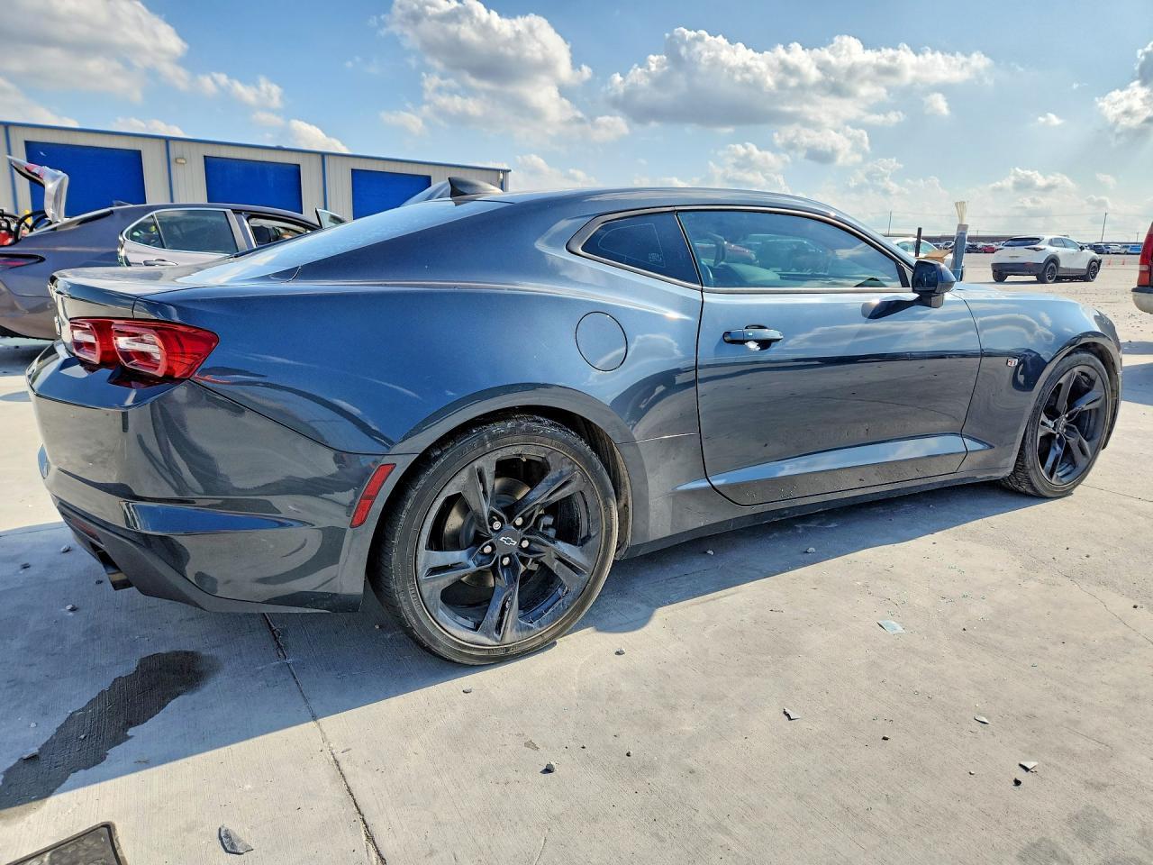 2021 Chevrolet Camaro Ls - zdjęcie 3