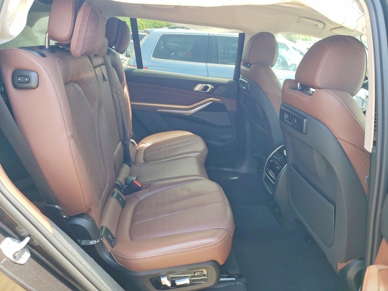 2020 BMW X7 xDrive40I - zdjęcie 11