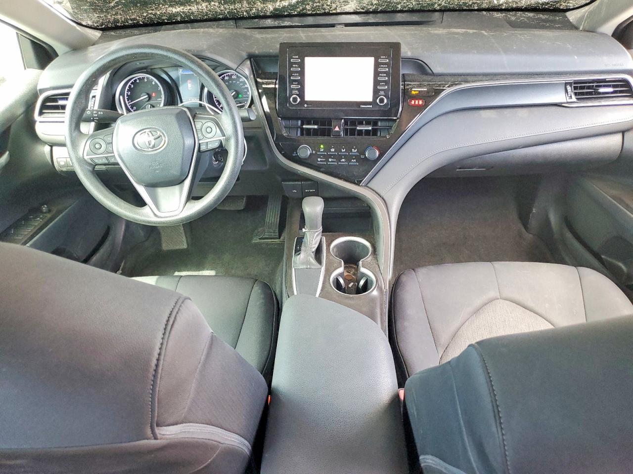 2021 Toyota Camry Le - zdjęcie 8