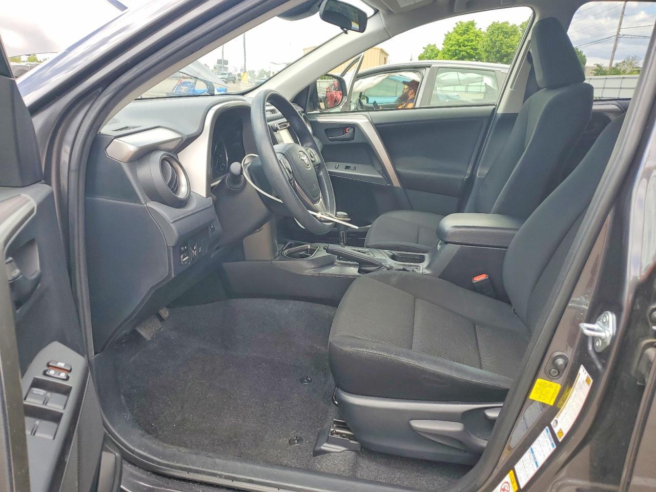 2018 Toyota Rav4 Le - zdjęcie 7