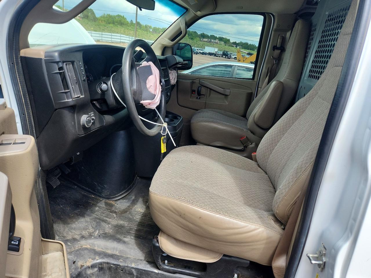 2017 Chevrolet Express G2500 - zdjęcie 7
