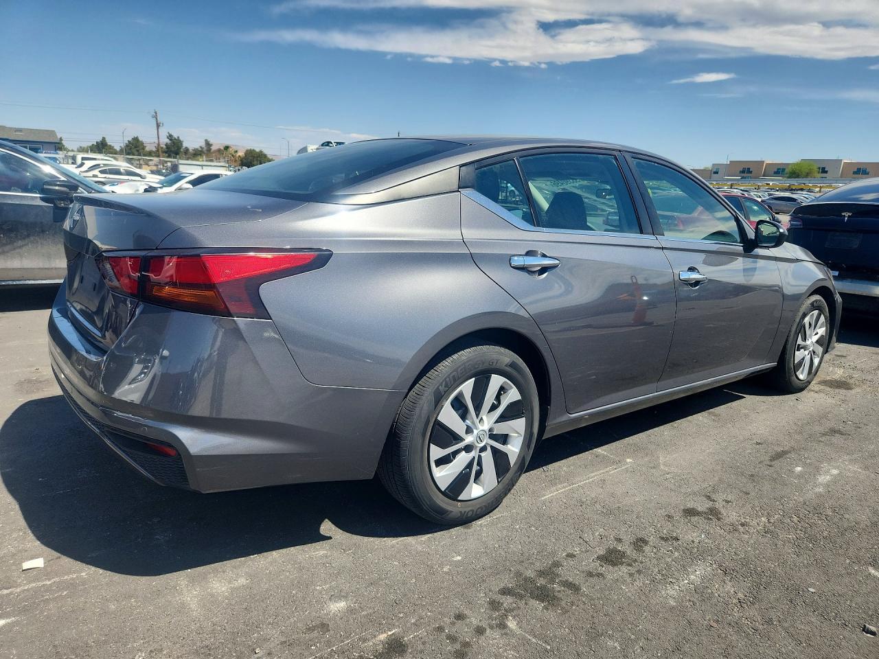2024 Nissan Altima S - zdjęcie 3