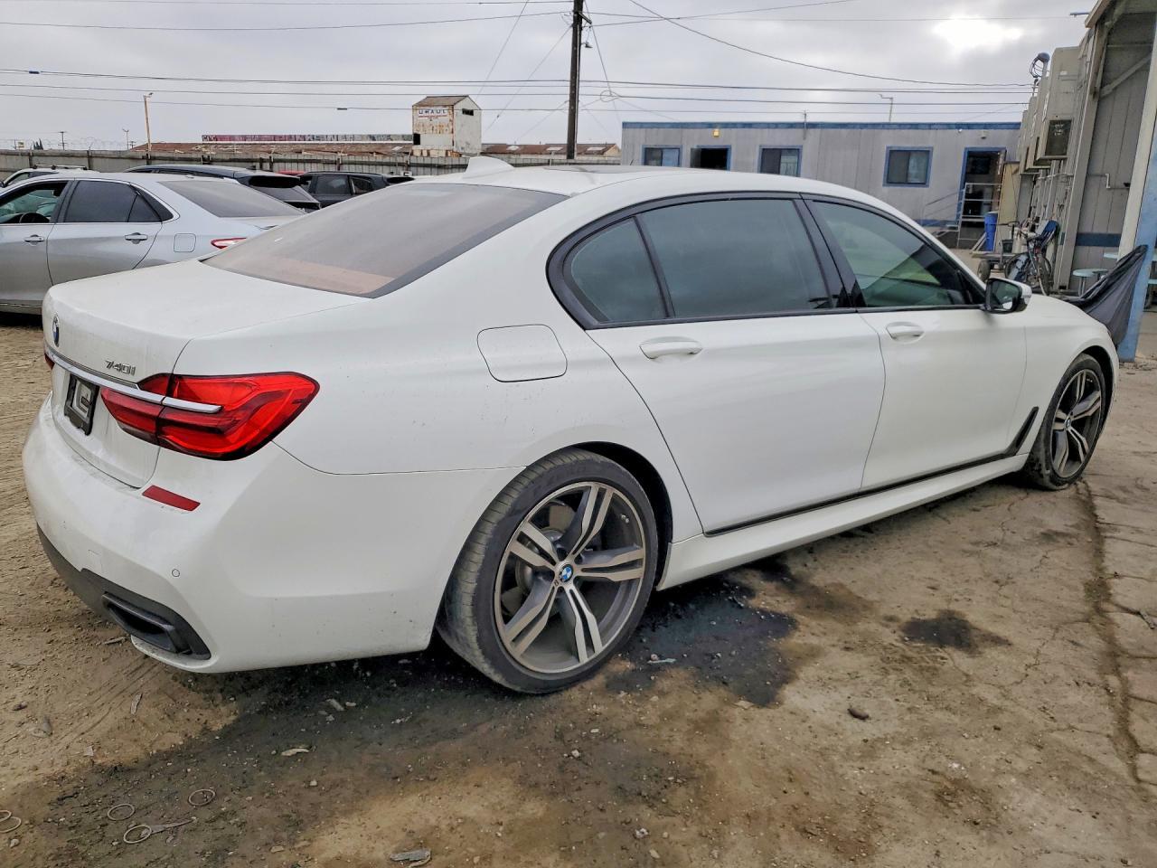 2016 BMW 740 I - zdjęcie 3