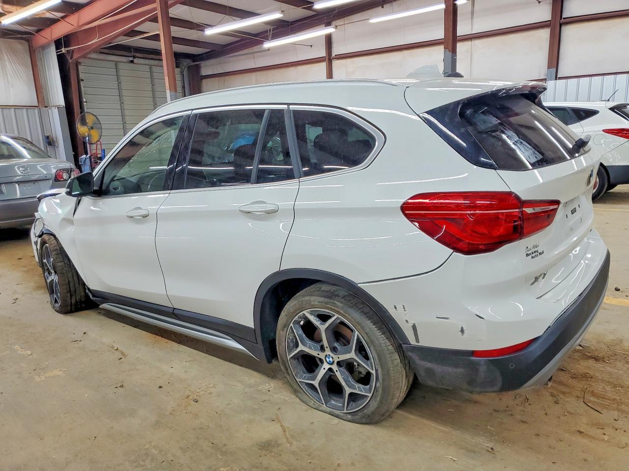 2018 BMW X1 xDrive28I - zdjęcie 2