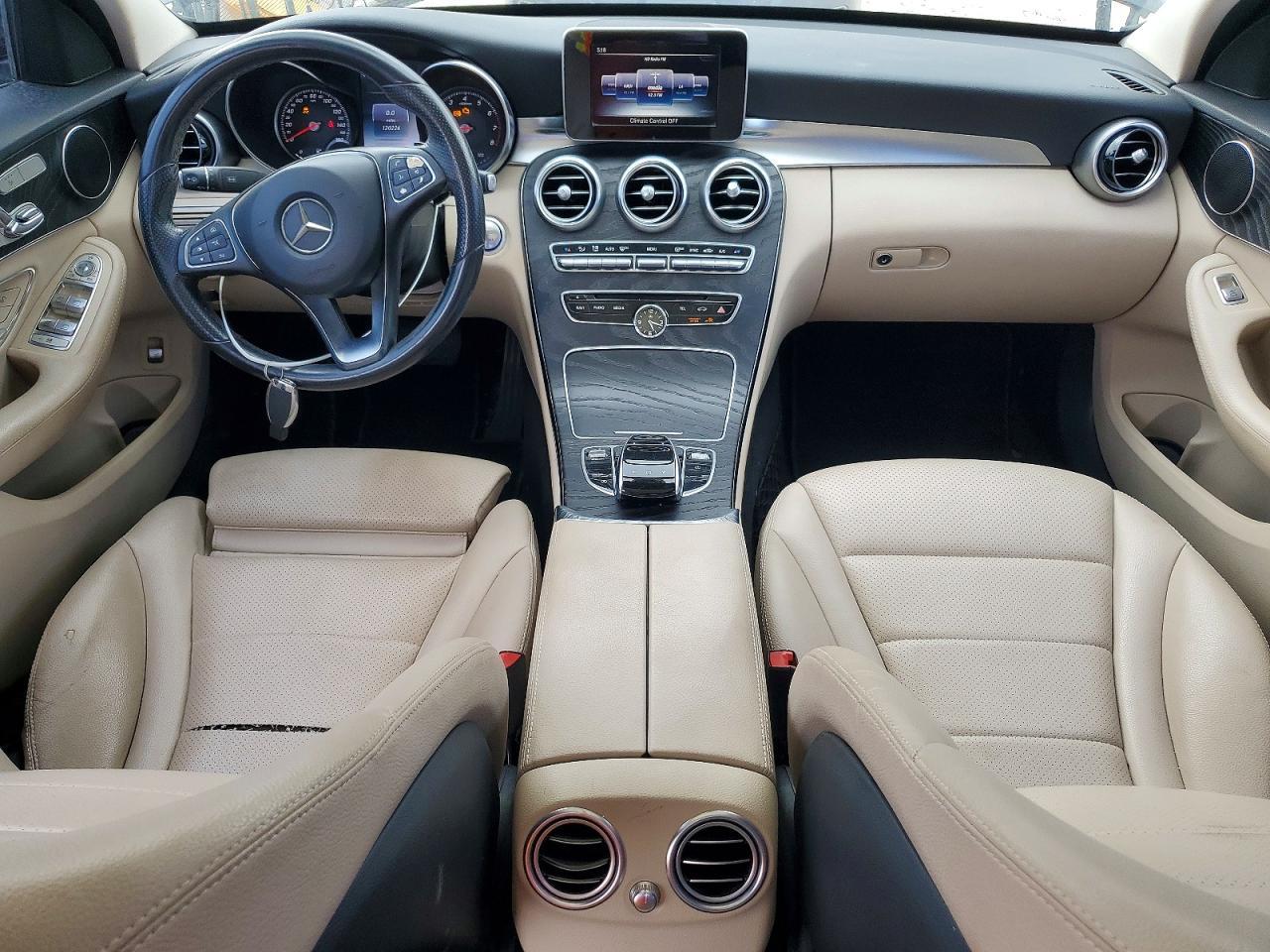 2016 Mercedes-Benz C 300 - zdjęcie 8