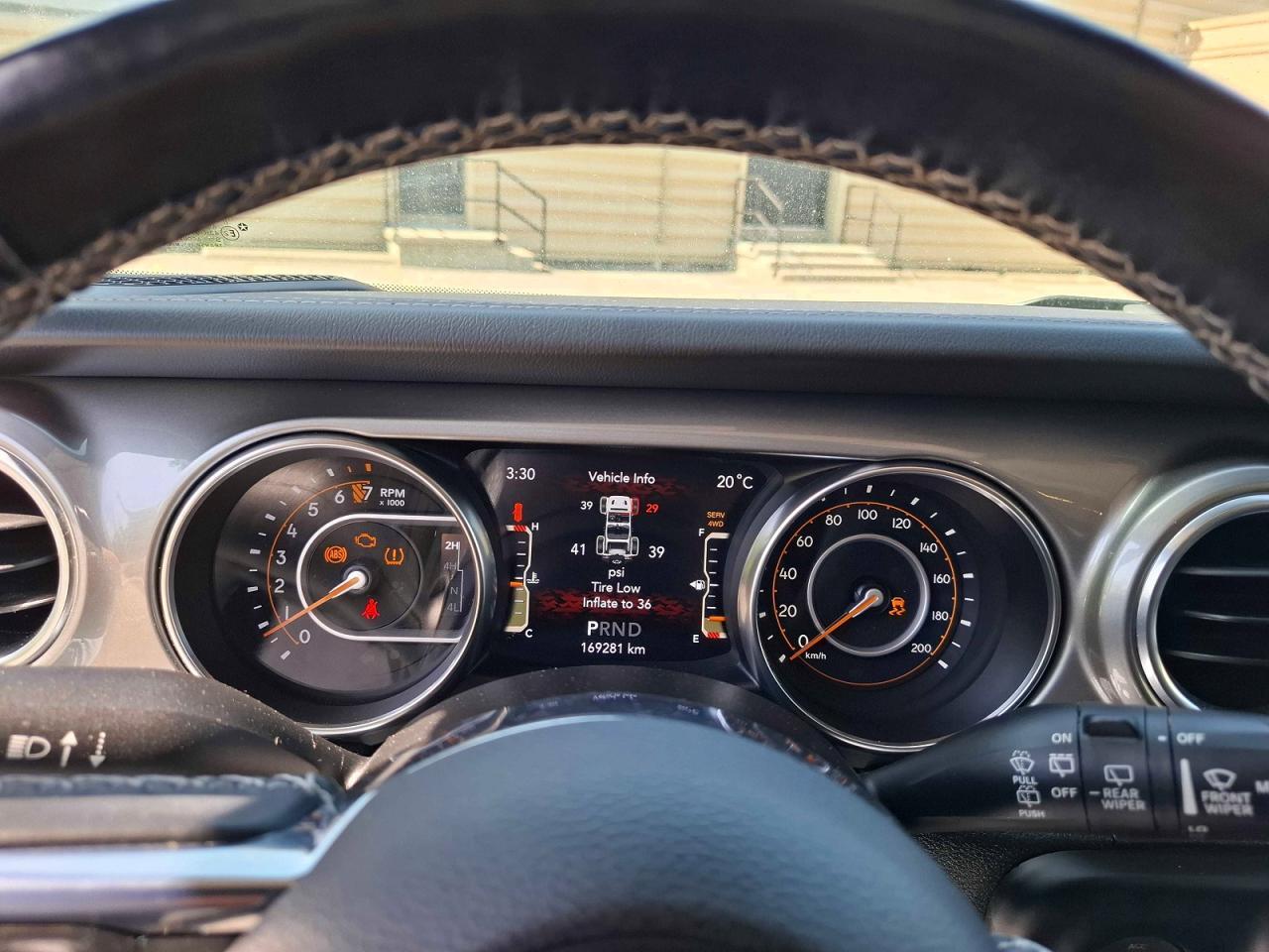 2021 Jeep Wrangler Unlimited Sahara - zdjęcie 8