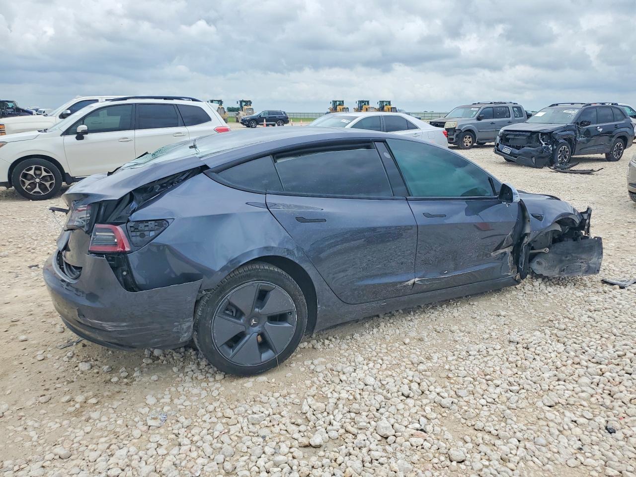 2021 Tesla Model 3 - zdjęcie 3