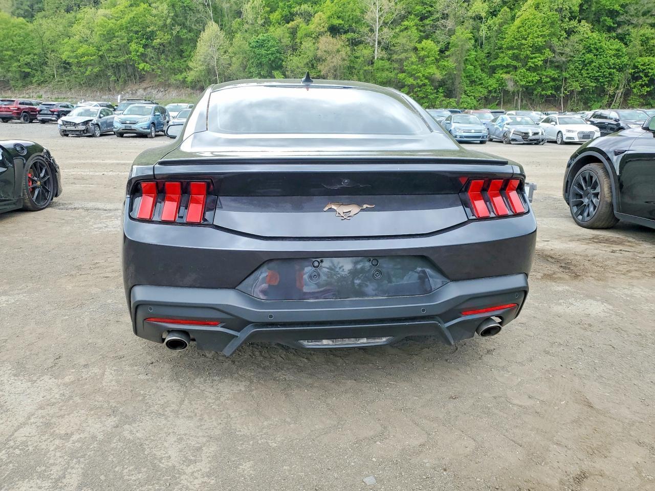 2024 Ford Mustang - zdjęcie 6