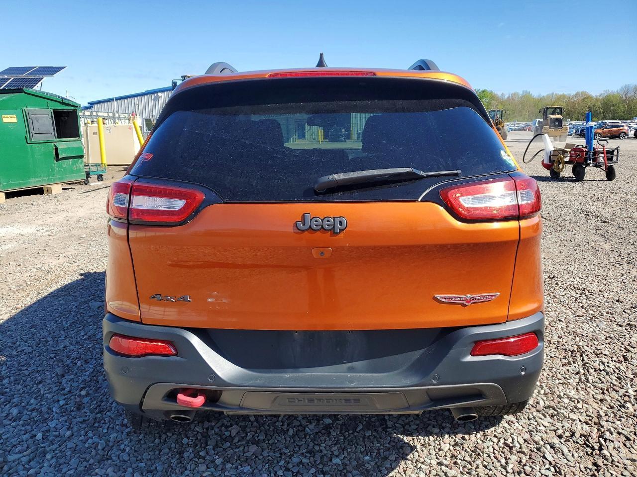 2016 Jeep Cherokee Trailhawk - zdjęcie 6